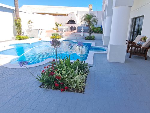 Courtyard & Pool - Jan 2026 (2)